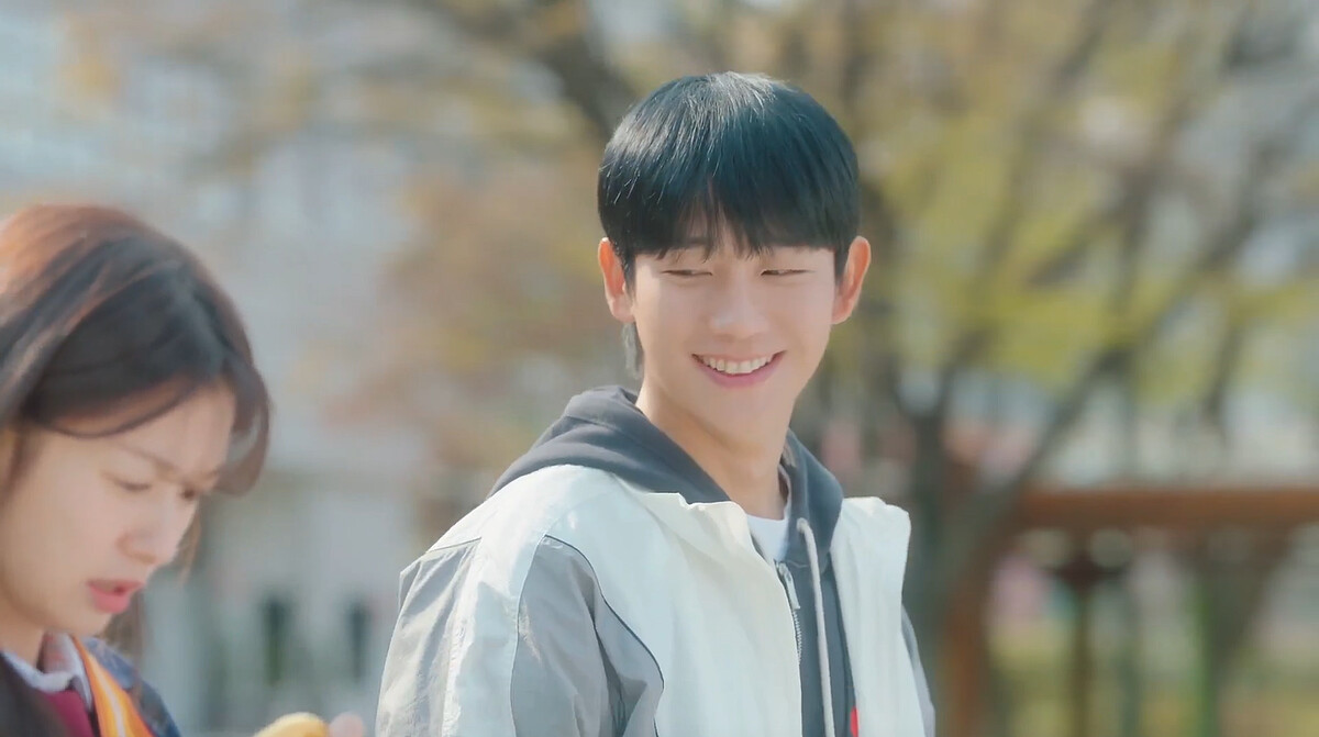 崔承效被不懂他心意的裵石榴打敗,即使如此還是笑得燦爛