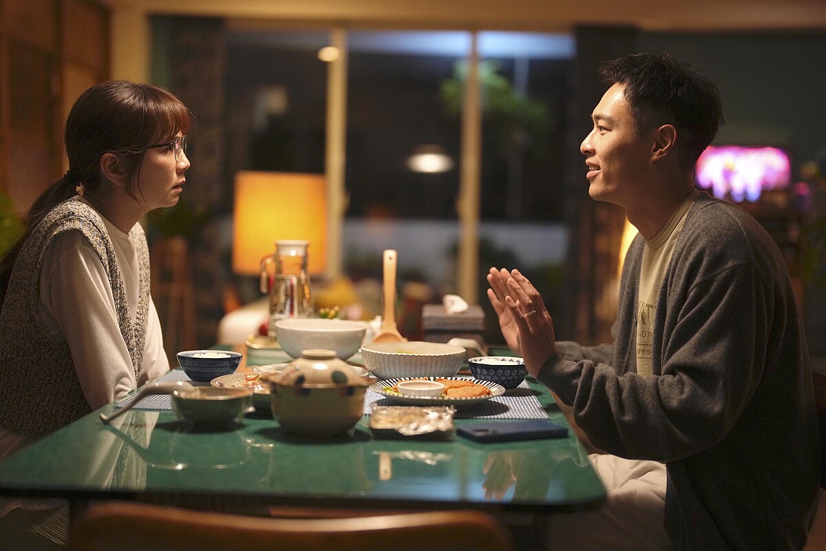 《今夜一起為愛鼓掌》愛妻暖男楊祐寧講笑話逗老婆Ella陳嘉樺開心。