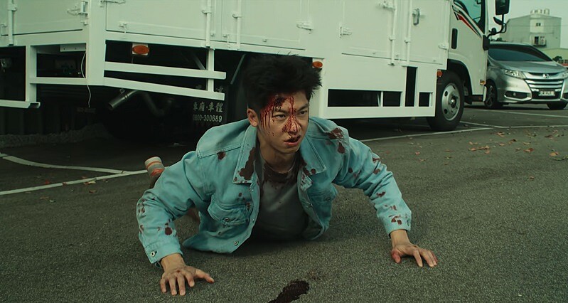 被林白生撞得滿口血漿的吳明翰依然堅持辦案!