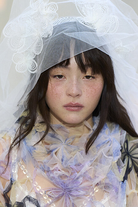 畢業於英國倫敦中央聖馬丁學院的Susan Fang將會在Dolce & Gabbana的支持下參與2025秋冬米蘭時裝週。 