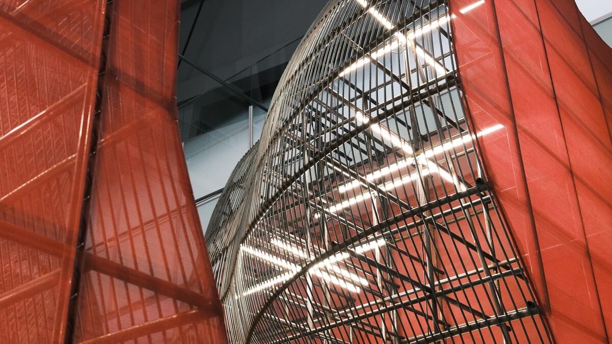 細胞相挵-6米高的藝術裝置，矗立於品牌商展，藉由臺灣文創品牌的故事，探究世代轉換的產業精神。