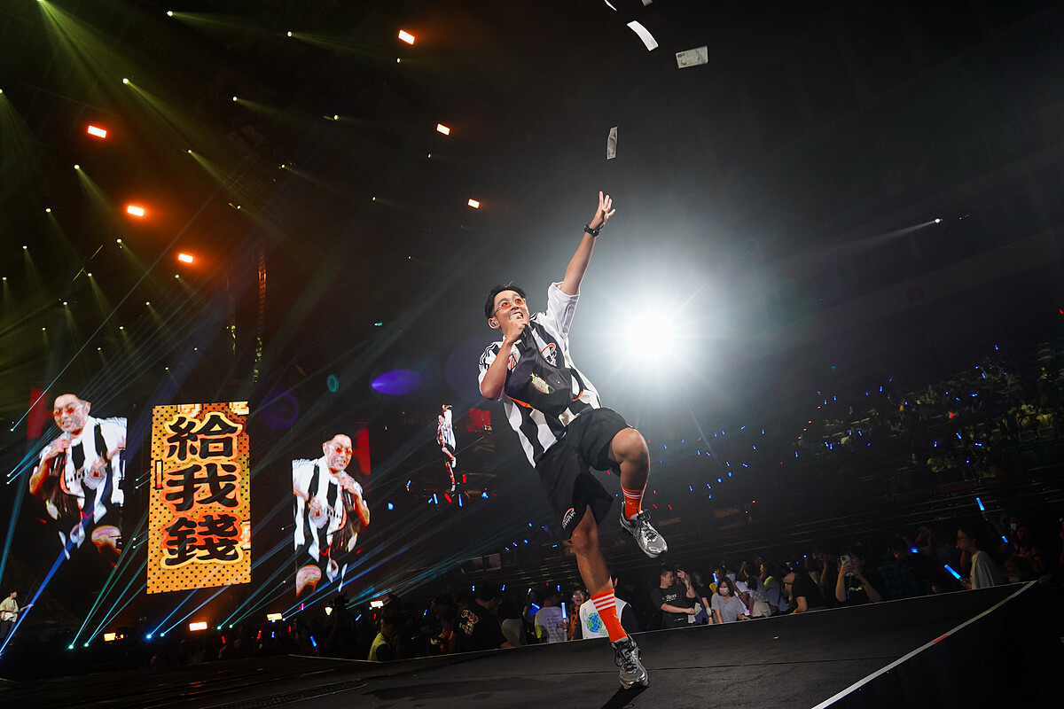 用心的芒果醬 Mango Jump在演出橋段中道具盡出