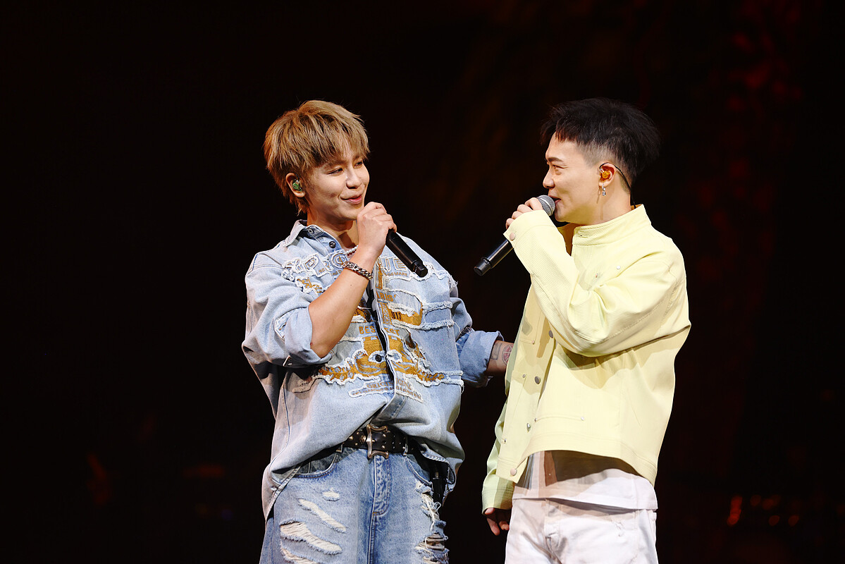 蕭秉治和鼓鼓感謝兩人今年一起經歷很多幸福事