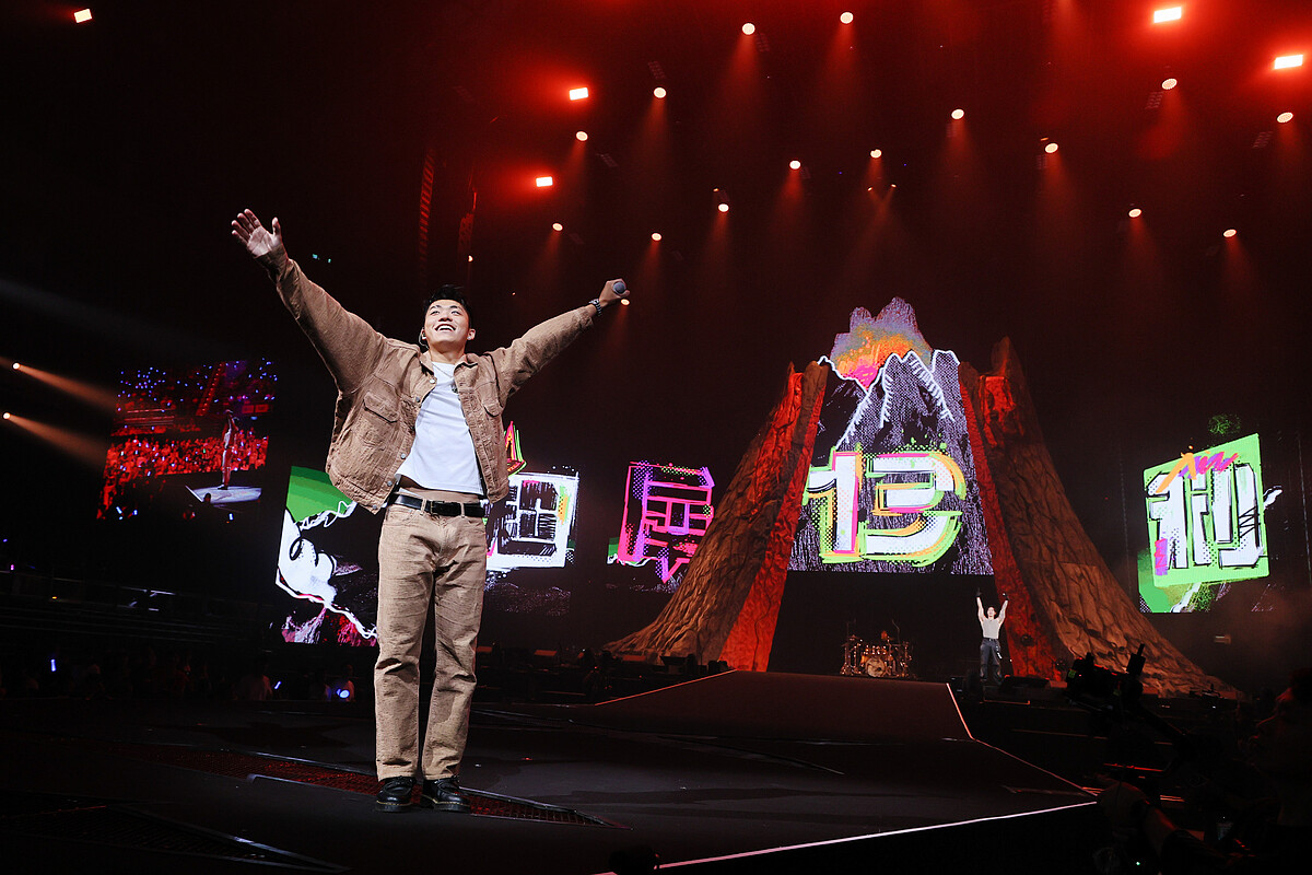 高爾宣與王ADEN 合唱〈混在一起〉