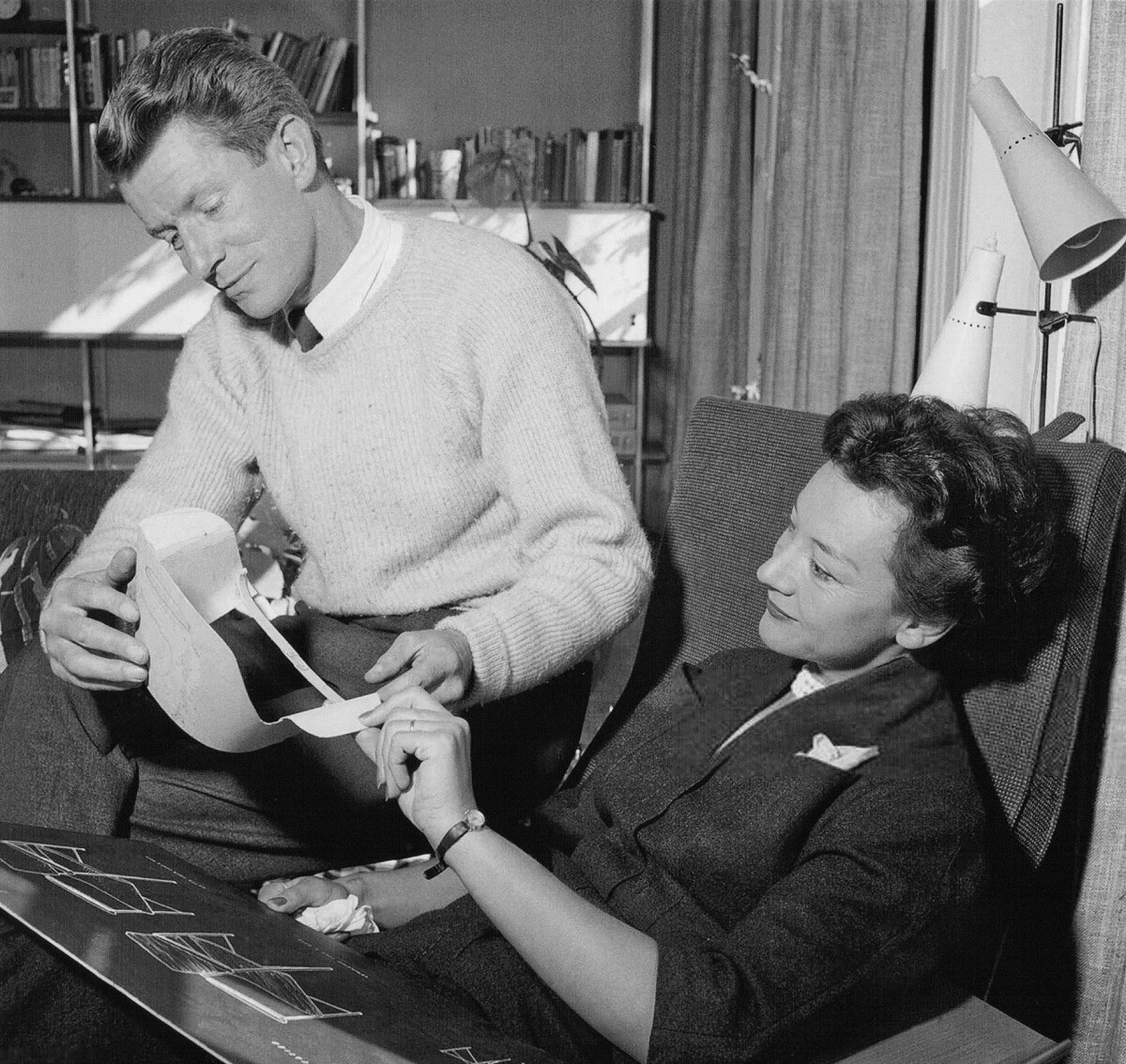 「Daystak 邊椅」RD1則是戴設計生涯中最有寓意的作品，其靈感來自他與愛妻 Lucienne Day 早年在倫敦馬卡姆廣場的家中，用現成材料製作家具的過去。