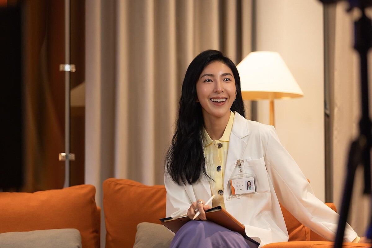 《今夜一起為愛鼓掌》楊謹華演繹性治療師放超開