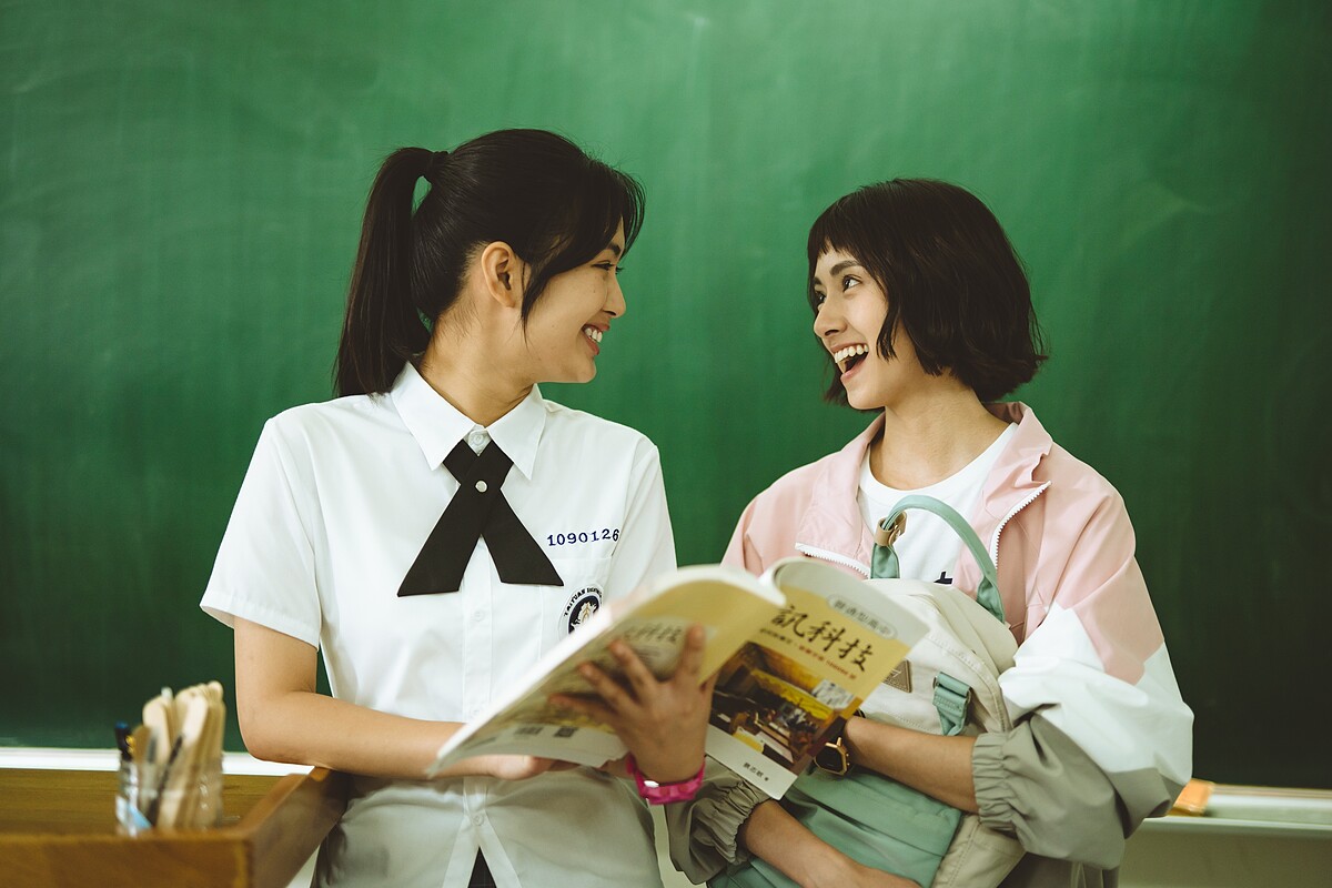 《讓我看見你是誰》雷嘉汭(左)、鄭宇恩是無話不談的好友