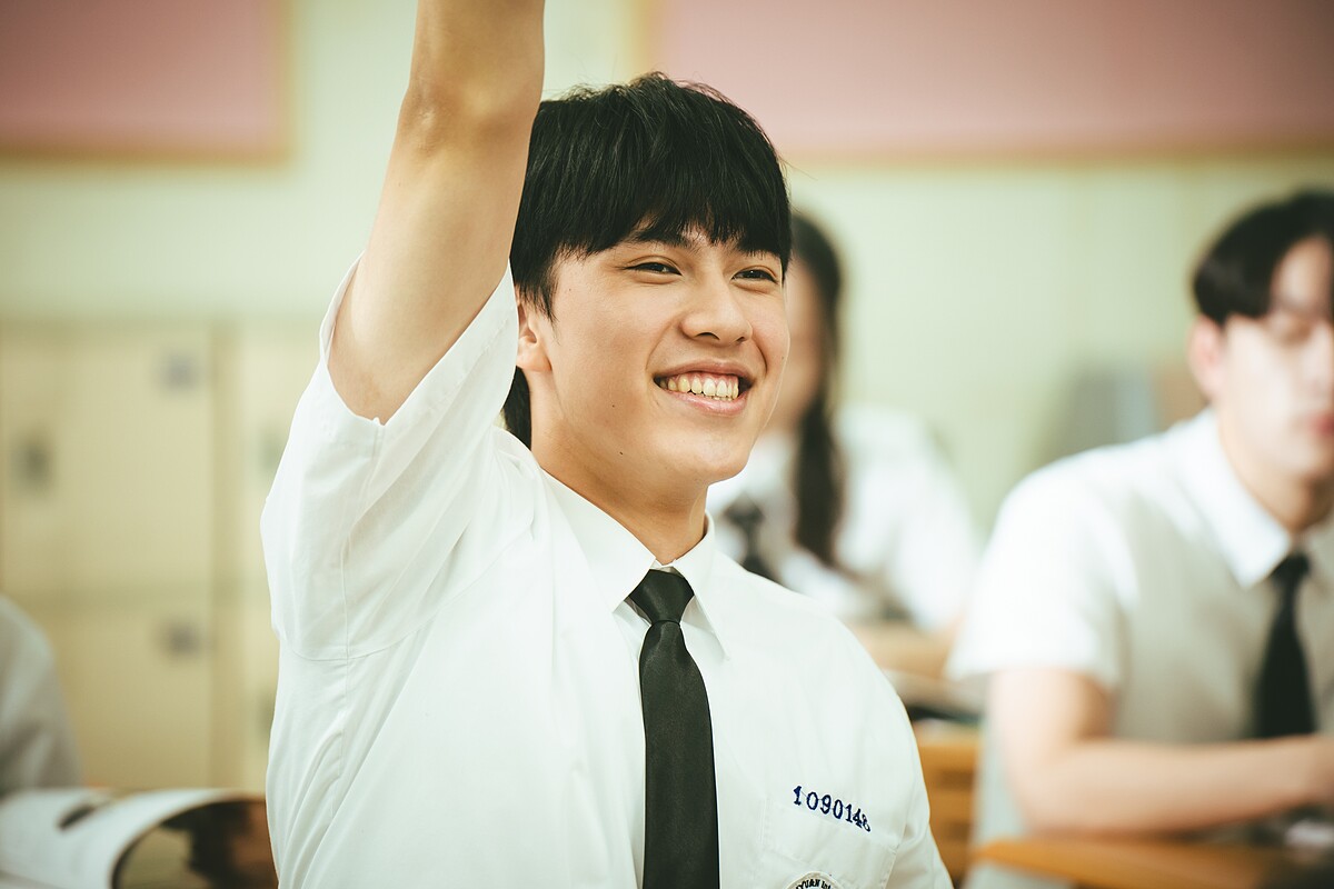 《讓我看見你是誰》金東昱飾演常幻想的高中生