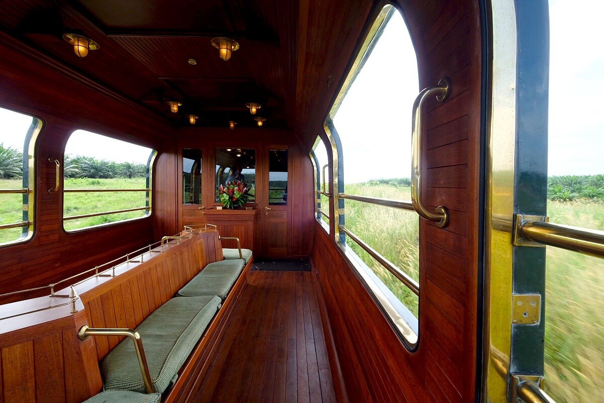 列車尾端設有觀景車廂。