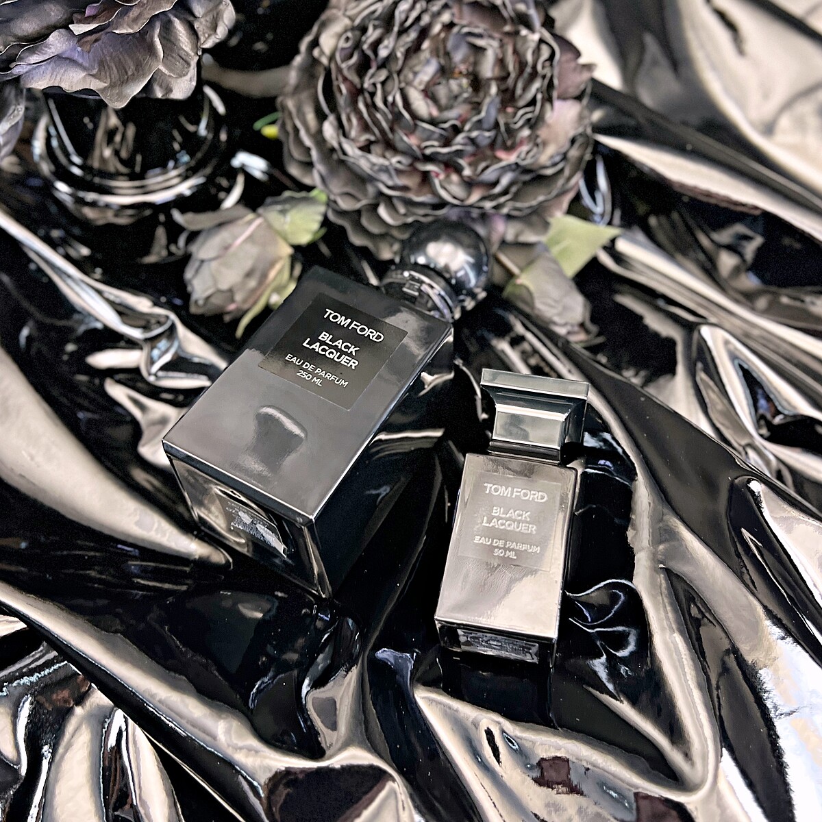 Tom Ford寂境黑漆私人調香30ml,NT9,000、50ml,NT13,300、250ml,NT3,4500