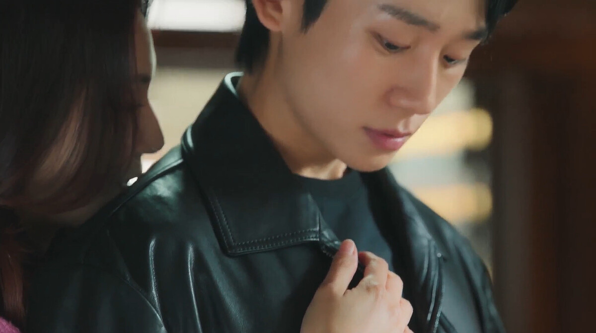 張泰希突然從背後抱崔承效