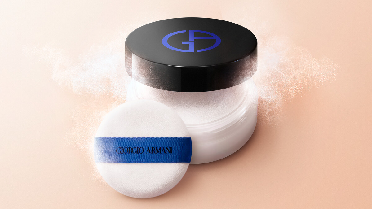 圖片來源: Armani Beauty | 設計師冰絲持妝水蜜粉｜15g定價2,600元