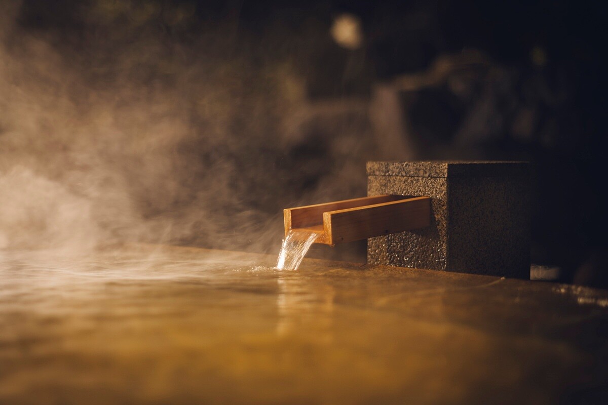  「界 奧飛驒」的泉質為鈉鈣碳酸氫鹽氯化物泉。其功效有緩解肌肉和關節慢性疼痛、割傷、畏寒、皮膚乾燥、憂鬱狀態、恢復疲勞、促進健康等。