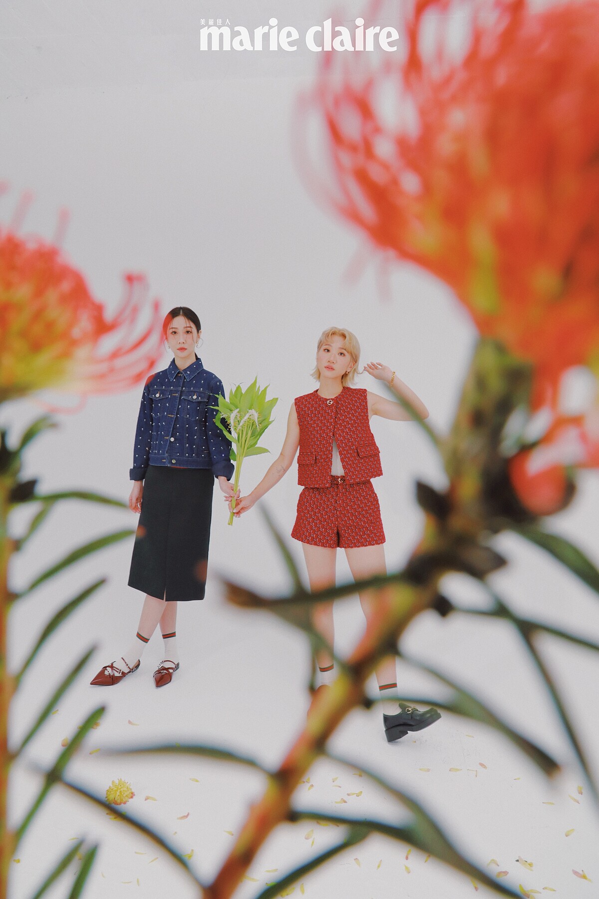 （金百倫）亮片刺繡牛仔外套、黑色及膝裙、短襪、女士繫帶芭蕾舞平底鞋、耳環，all by Gucci。（Lulu 黃路梓茵）GG羊圈羊毛馬甲、GG羊圈羊毛短褲、白色背心、耳環、女士防滑鞋底馬銜扣樂福鞋，all by Gucci。