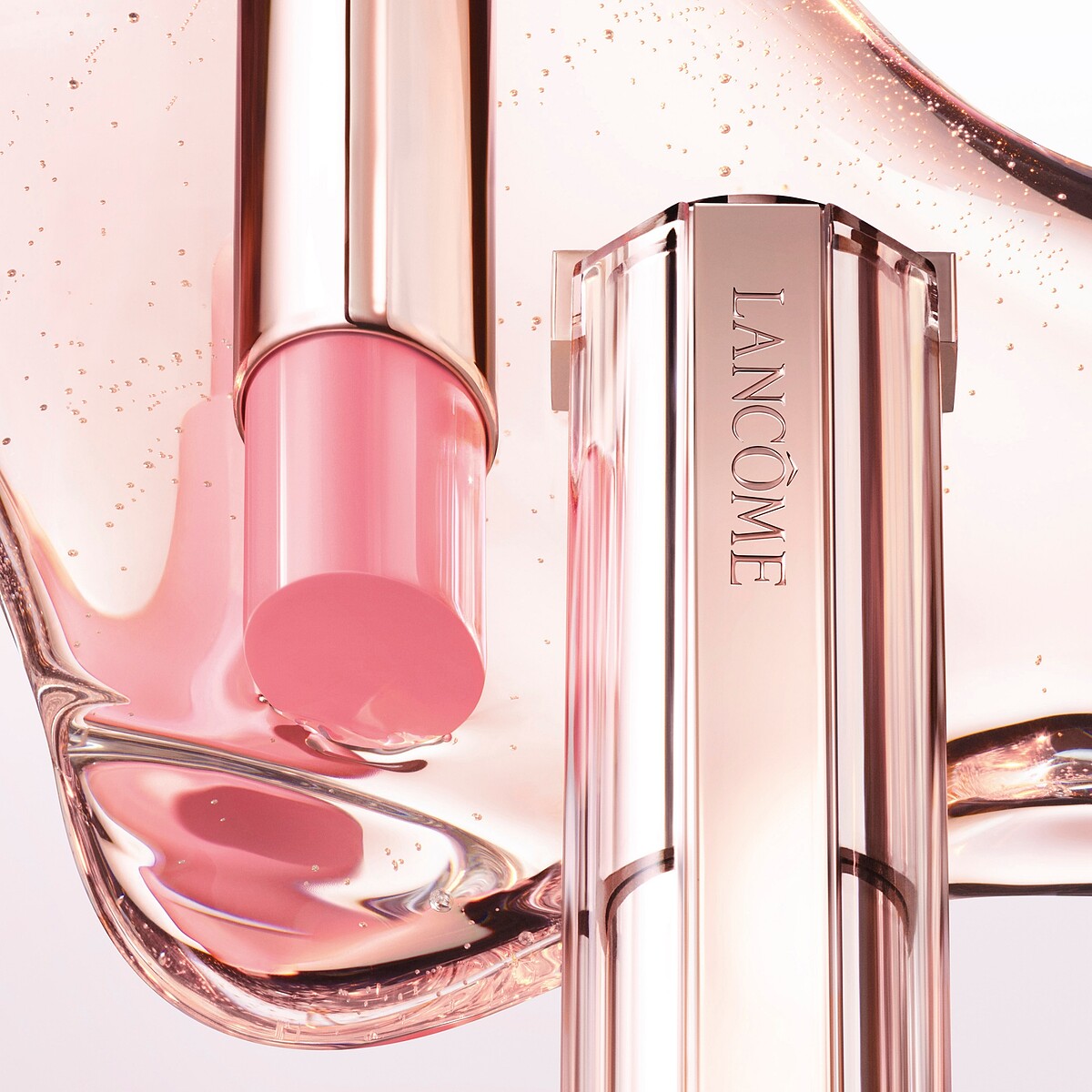 LANCOME蘭蔻唯我玫瑰裸光潤唇膏情境圖。