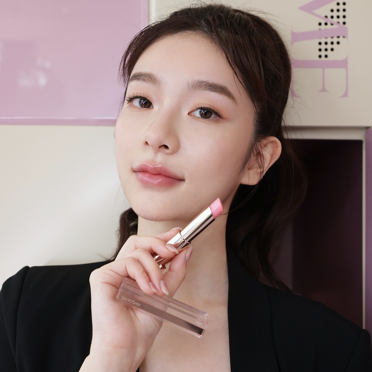 LANCOME蘭蔻唯我玫瑰裸光潤唇膏(#10裸粉玫瑰光)實擦。