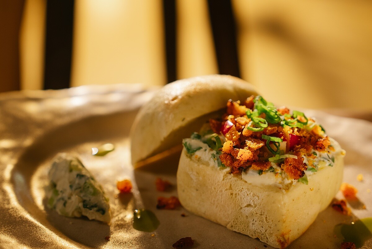 烏金蔥乳酪溫熟成吐司。