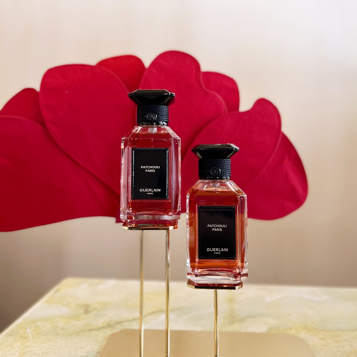 嬌蘭藝術沙龍午夜巴黎淡香精100 ml，NT13,600、200ml，NT19,600