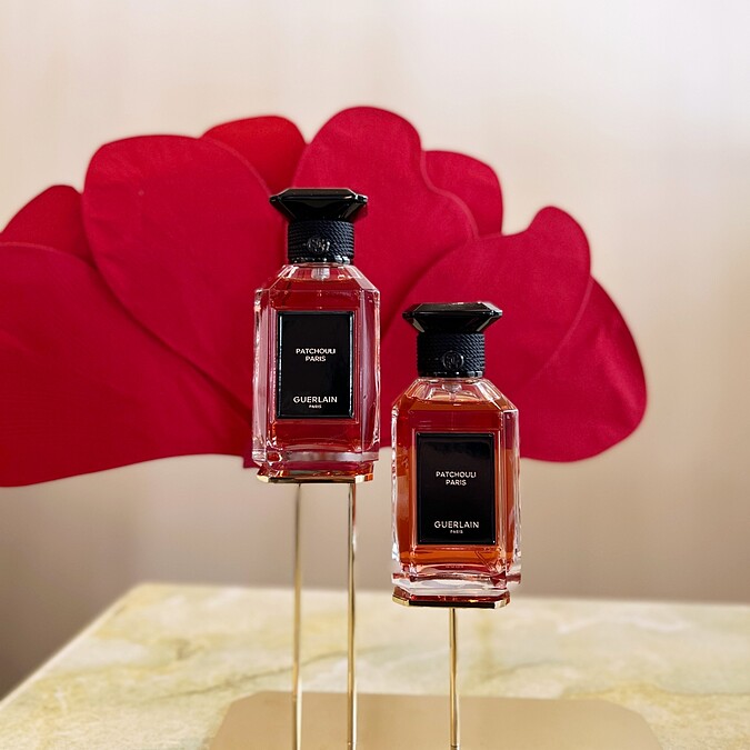 嬌蘭藝術沙龍午夜巴黎淡香精100 ml,NT13,600、200ml,NT19,600