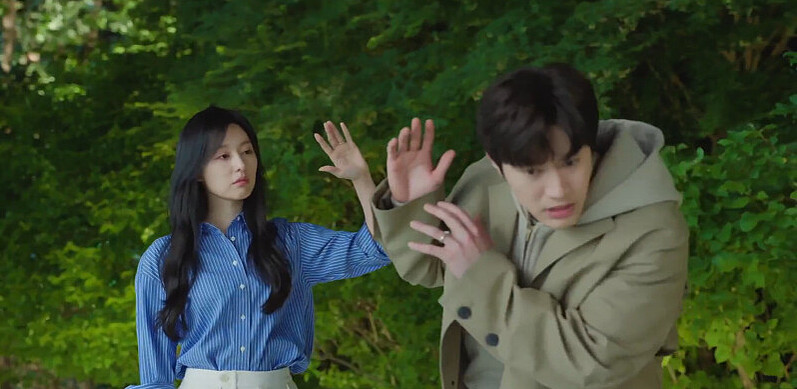 洪秀哲被洪海仁乎耳光