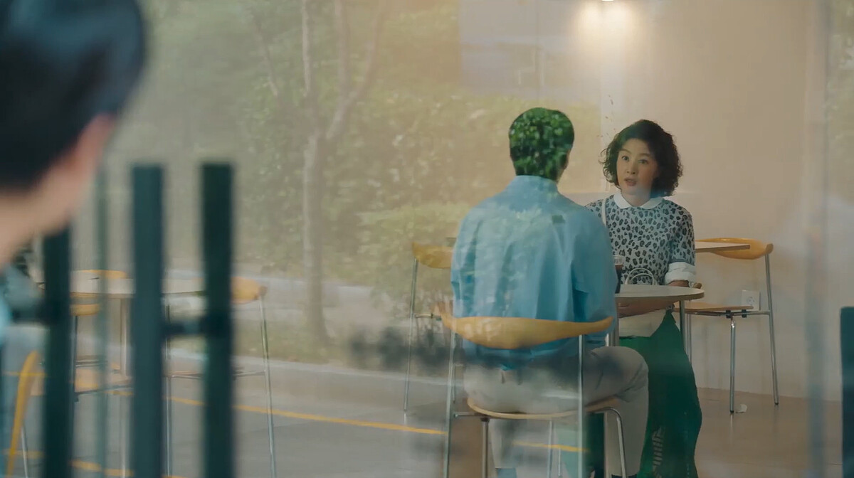 裵爸看到裵媽私下和宋鉉濬見面覺得不可思議