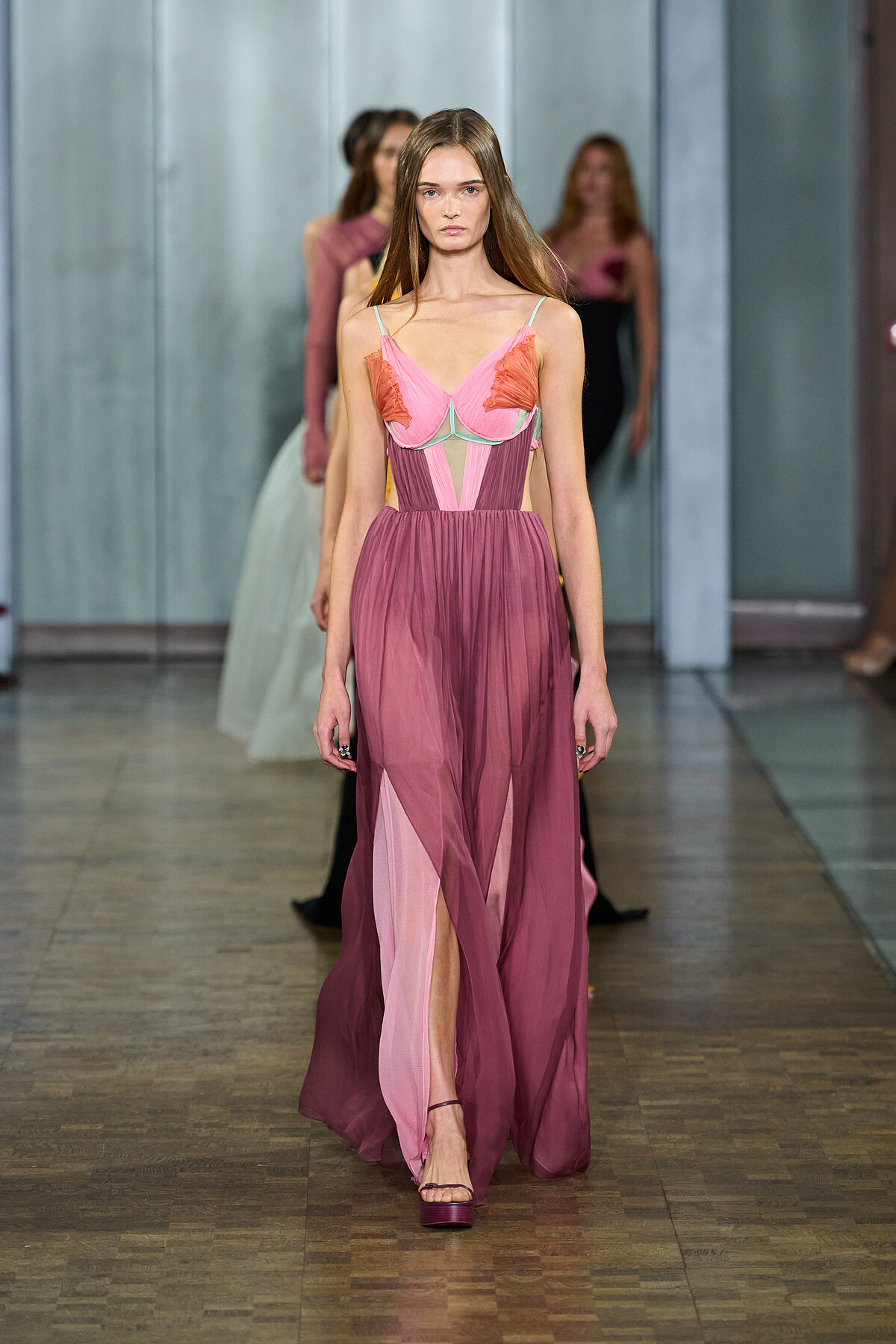 Nensi Dojaka2025春夏系列。