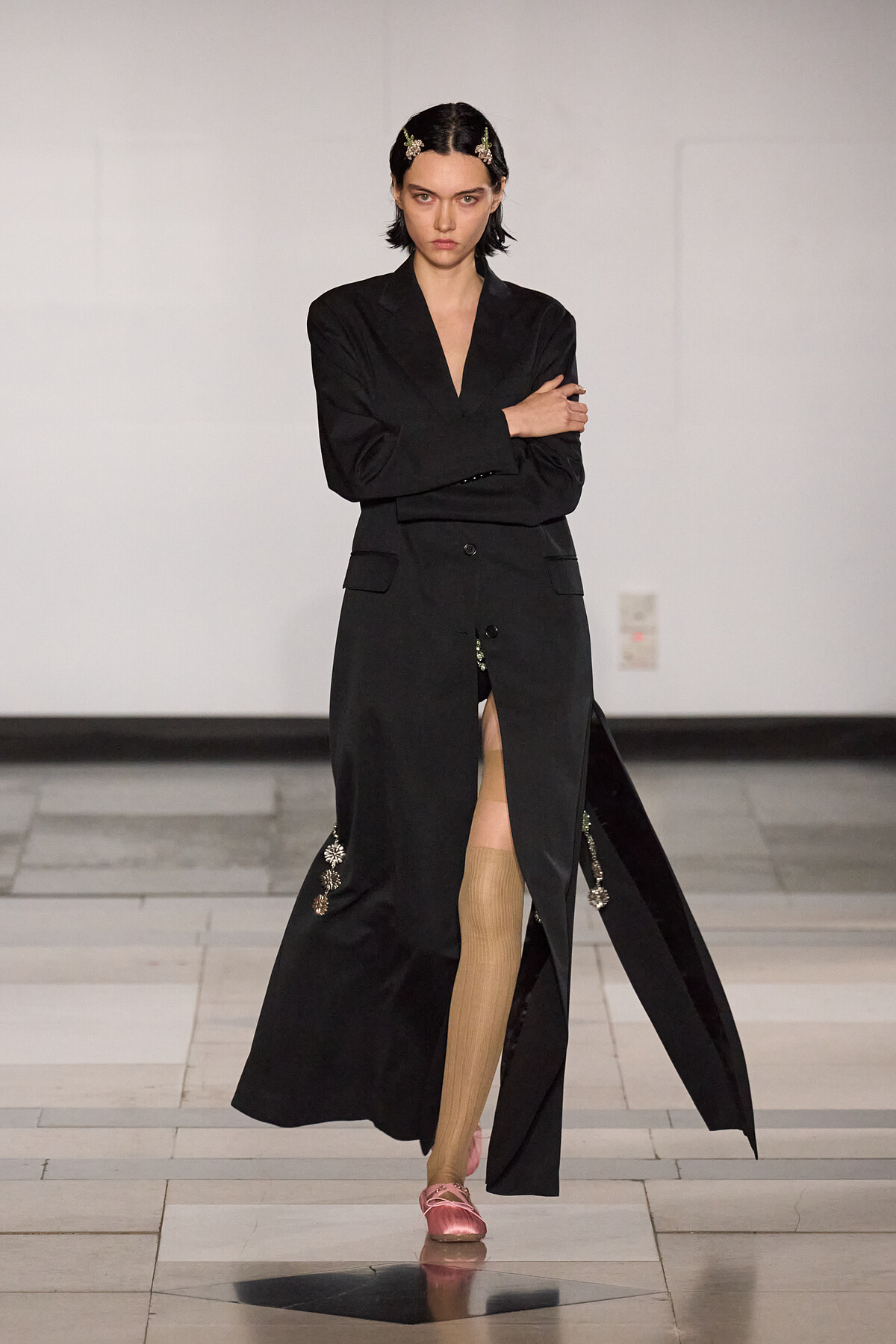 Simone Rocha 2025春夏系列。