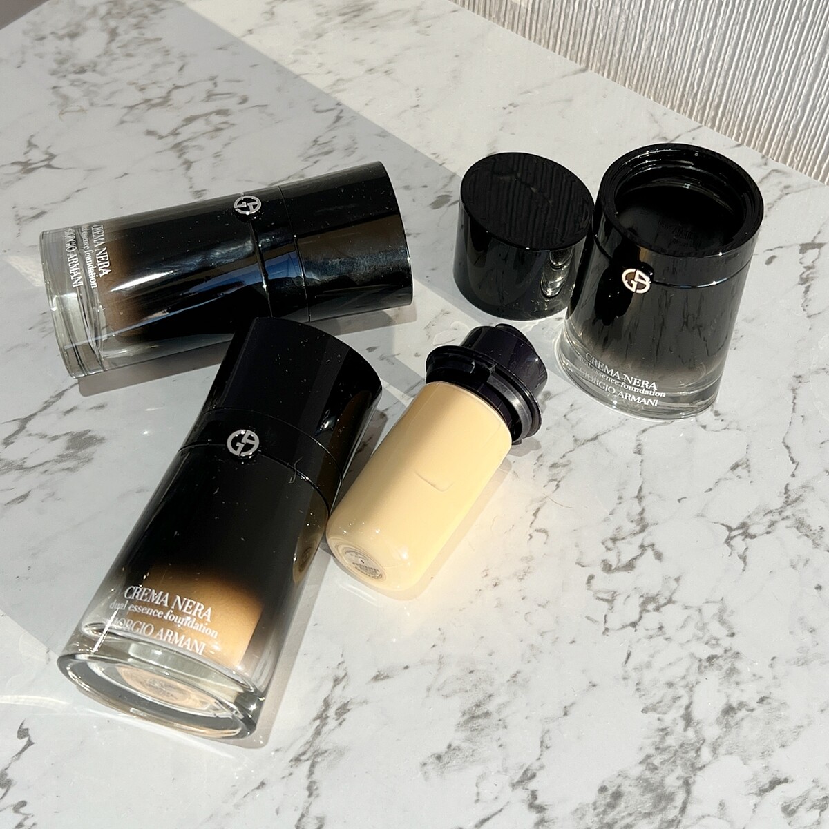 Armani beauty亞曼尼黑曜岩奢光精萃還推出了補充瓶。30ml,NT5,900、補充瓶30ml,NT4,500