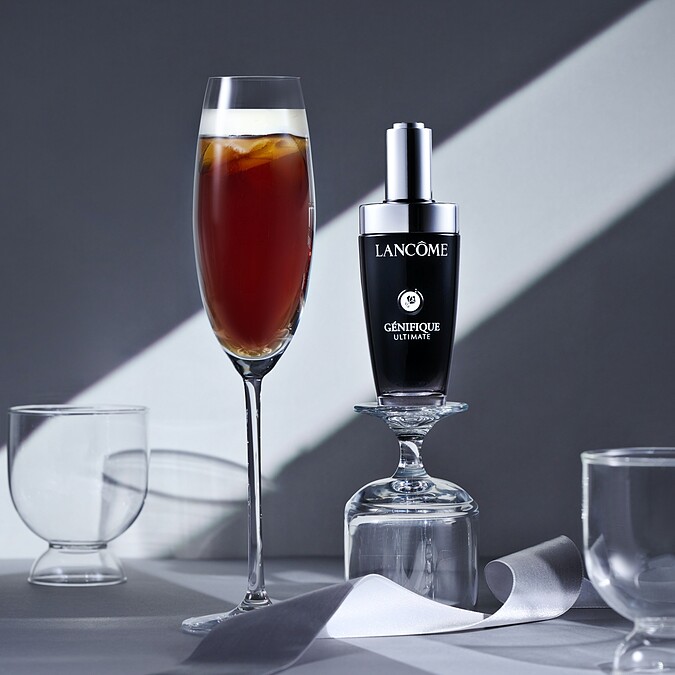 Lanc&ocirc;me蘭蔻「小黑瓶PRO」超極限肌因賦活露X得正聯名芝士奶蓋厚焙烏龍情境圖。