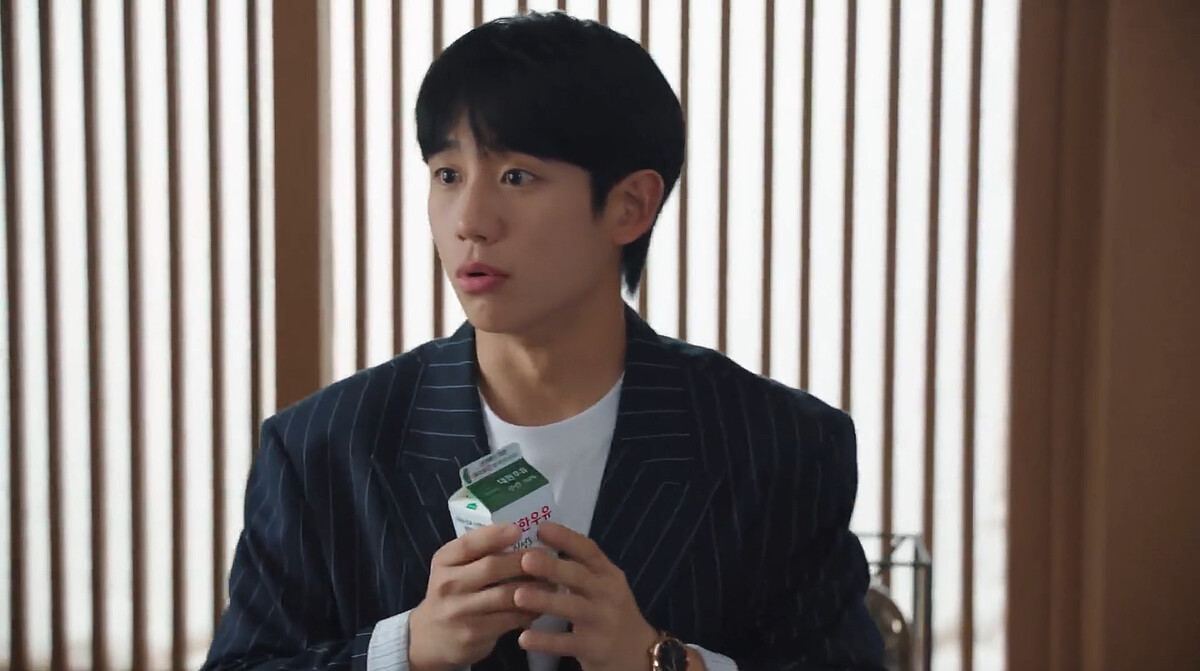 崔承效無厘頭護著一罐鮮奶不讓喝