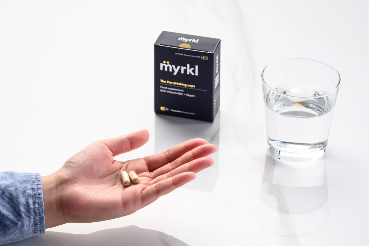 飲前2-12小時服用兩顆myrkl醚立克益生菌膠囊，更輕鬆應對應酬與聚會。圖/大森未來科技有限公司提供