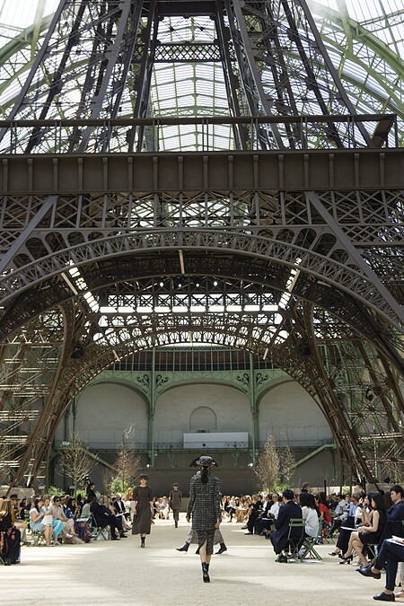 Chanel曾經將艾非爾鐵塔搬進大皇宮。