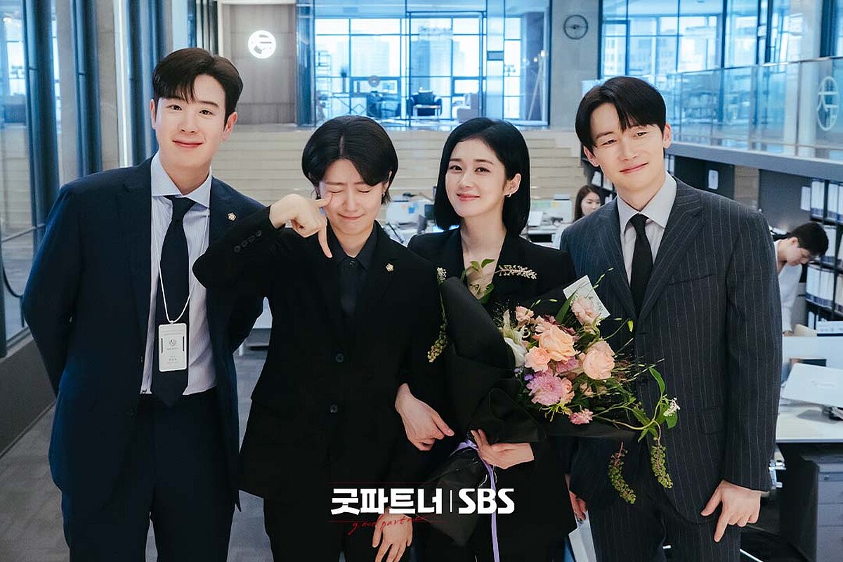 《好搭檔》結局 左起演員表志勳.南志鉉.張娜拉.金准韓 Photo © SBS
