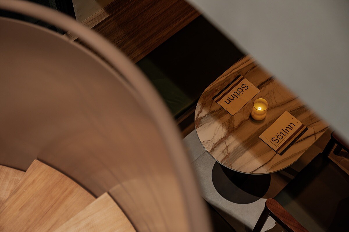 「S&ouml;tinn 滴所」提供以「茶」和「花草植物」為核心的風格調酒。