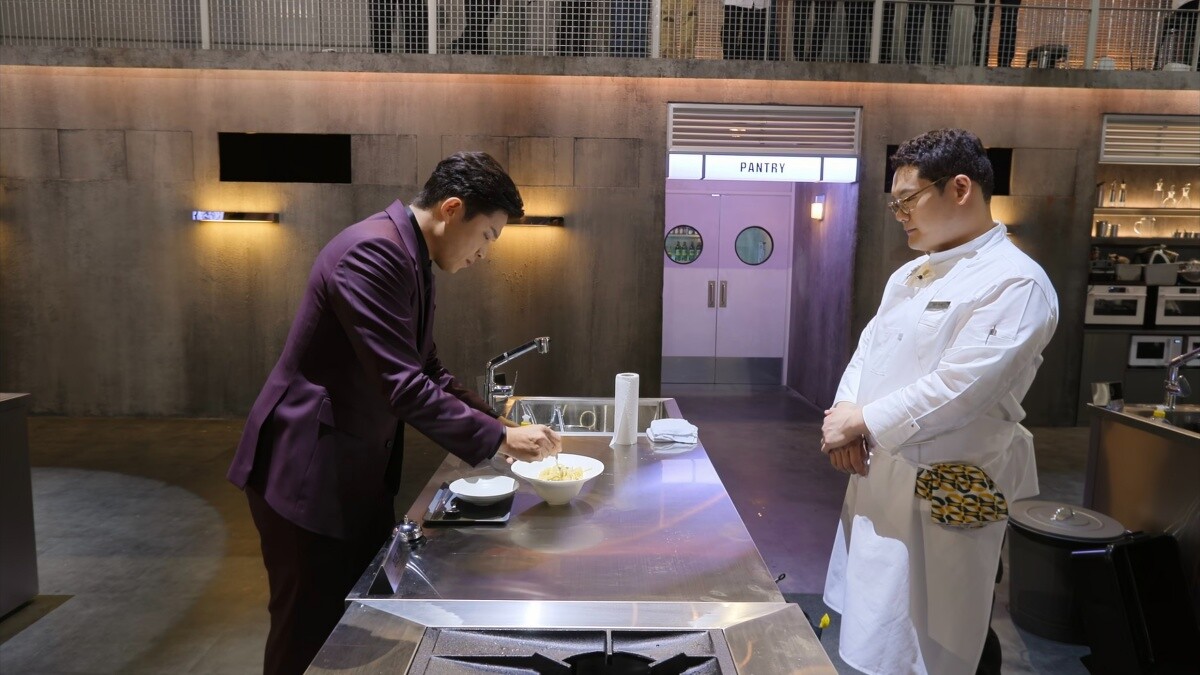 「橄欖油香蒜義大利麵」讓他成功通過安成宰的檢驗。