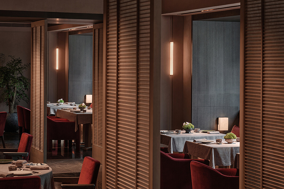 酒店共有四家餐廳、酒吧，主打新鮮、當季及永續食材，並結合在地風味，提供健康餐飲選擇。