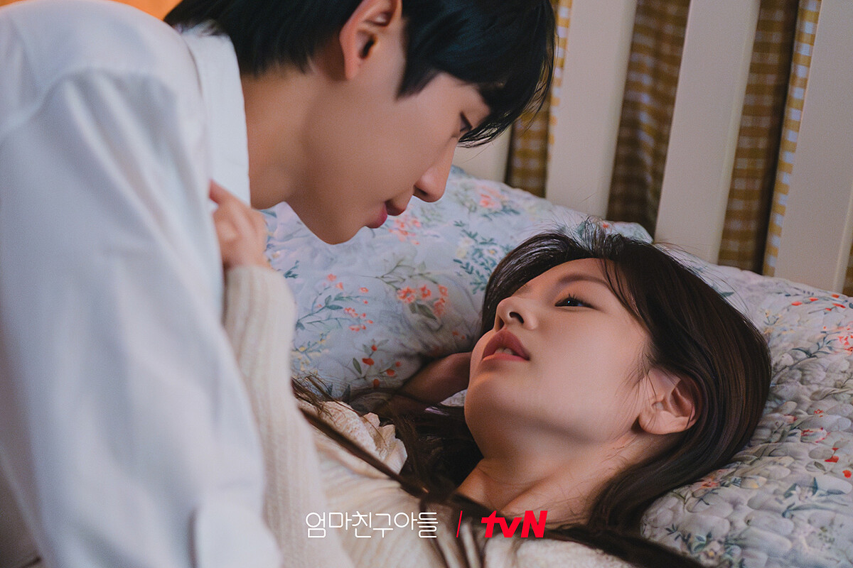 本來偷嚐禁果的鏡頭又慾又美