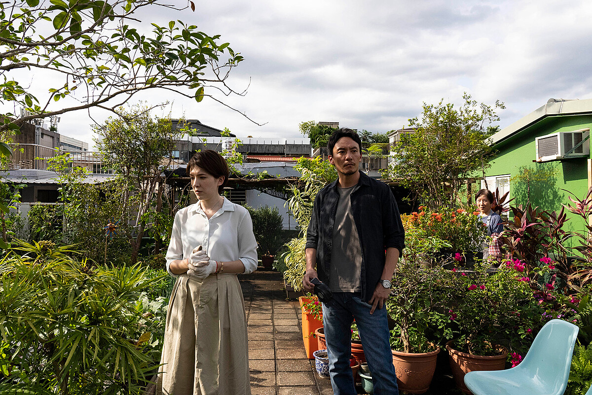 與張震（右）對戲，許瑋甯（左）直說很自在，也透露他是一位很有紳士風度的演員。