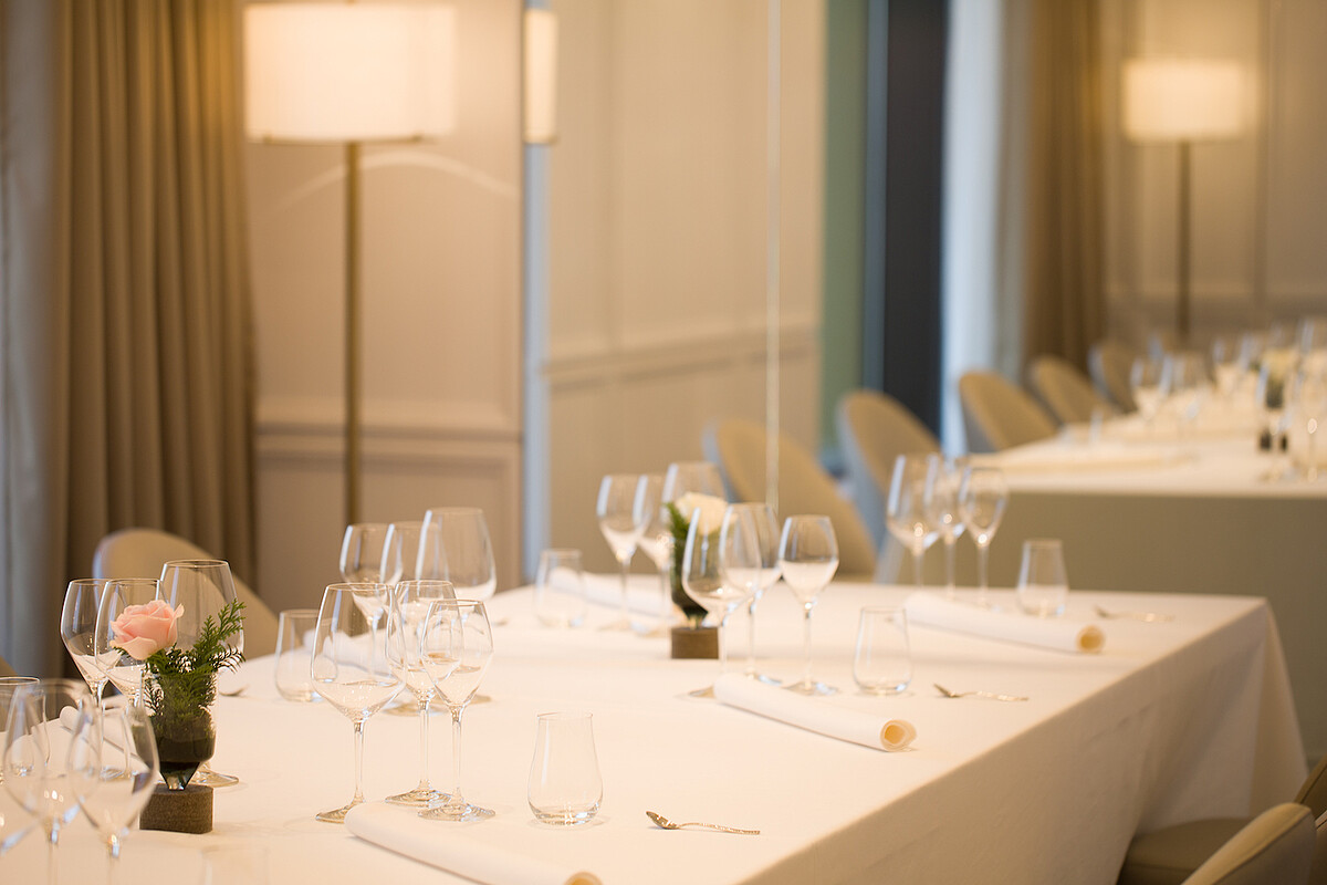 美享地餐廳推出午宴菜單，迎接酒店大量商務客群。