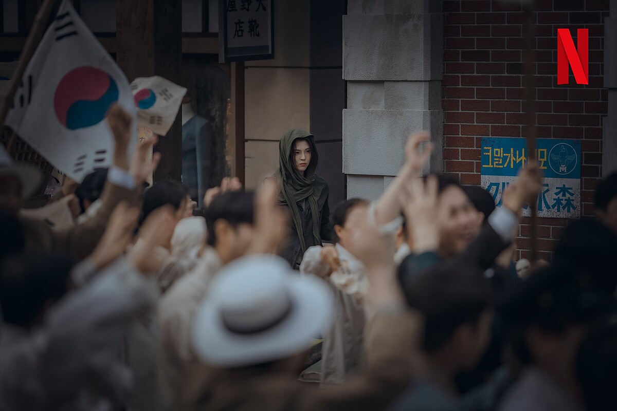 尹采玉復活,知道自己成怪物,躲著張泰尚,過著隱匿的生活