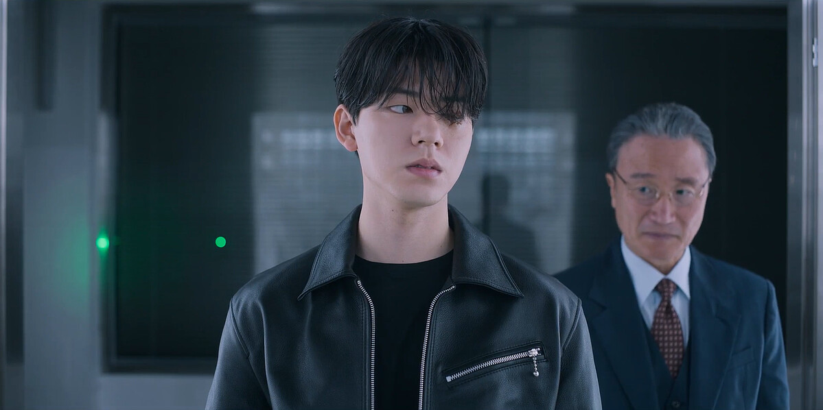 勝造地位高於辛會長,發號司令