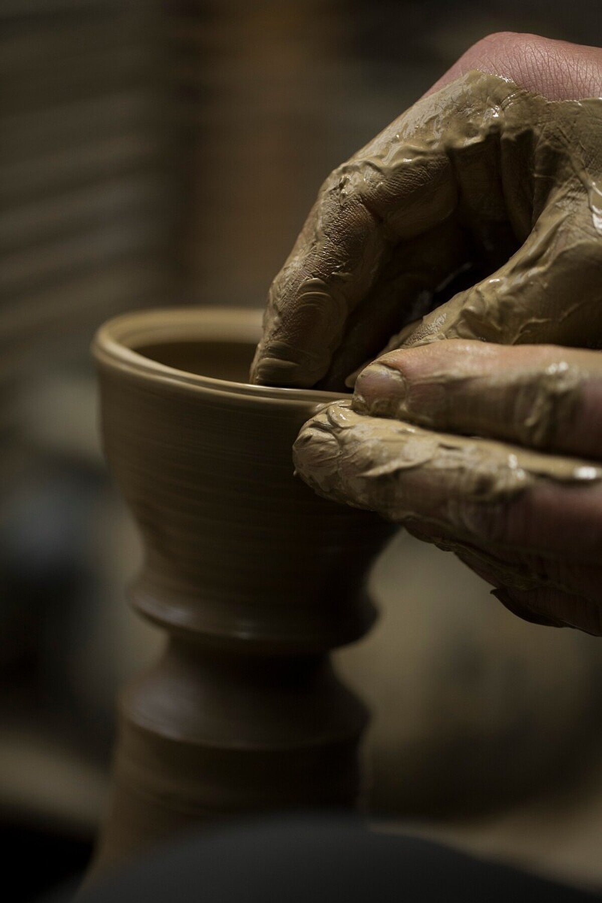 日本笠間燒 拉胚作品製作中。