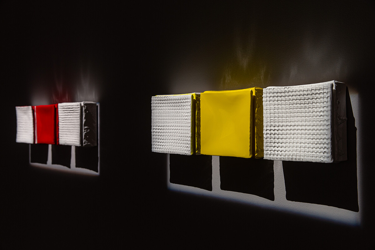 洪藝真作品現場展出。