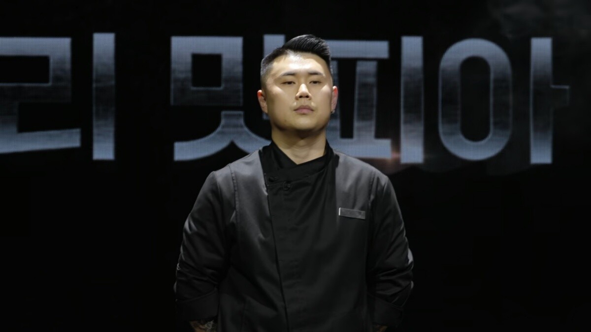 「拿坡里美味黑手黨」終於在決戰以本名「權聖晙」示人。