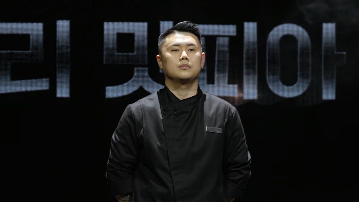 「拿坡里美味黑手黨」終於在決戰以本名「權聖晙」示人。