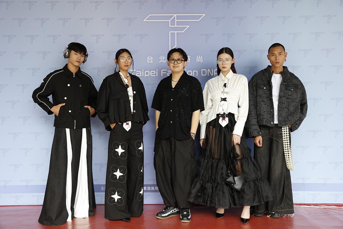 銀獎得主設計師林家賢及其作品。