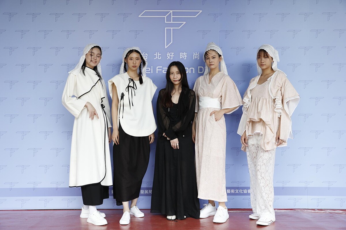 佳作獎得主設計師葉佳青及其作品。