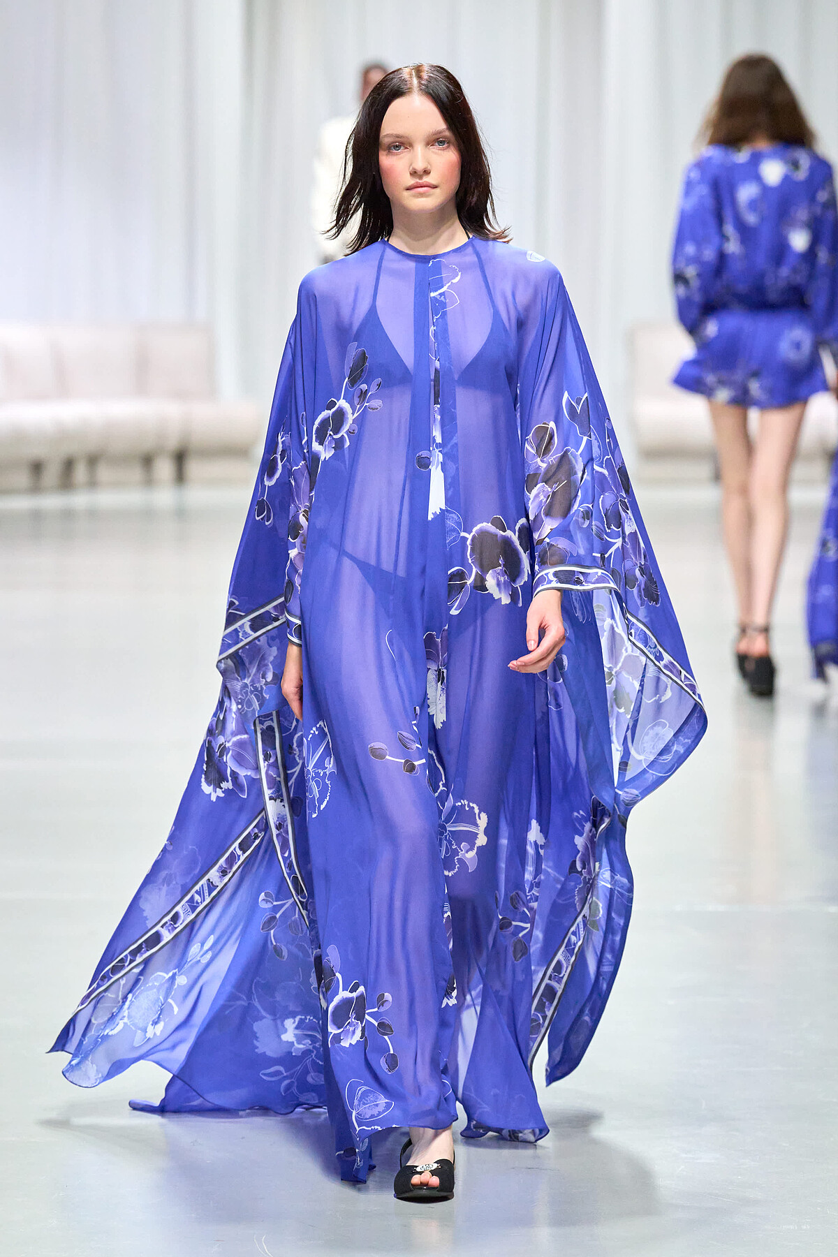 Leonard Paris2025春夏系列。