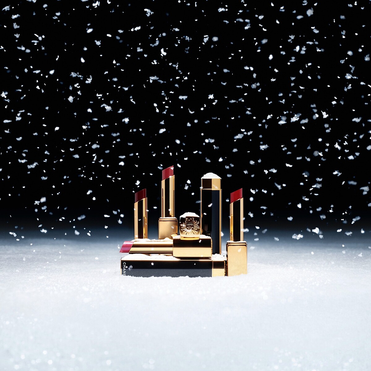 香奈兒超炫耀精萃唇膏雪燦版(共4色)，NT1,870