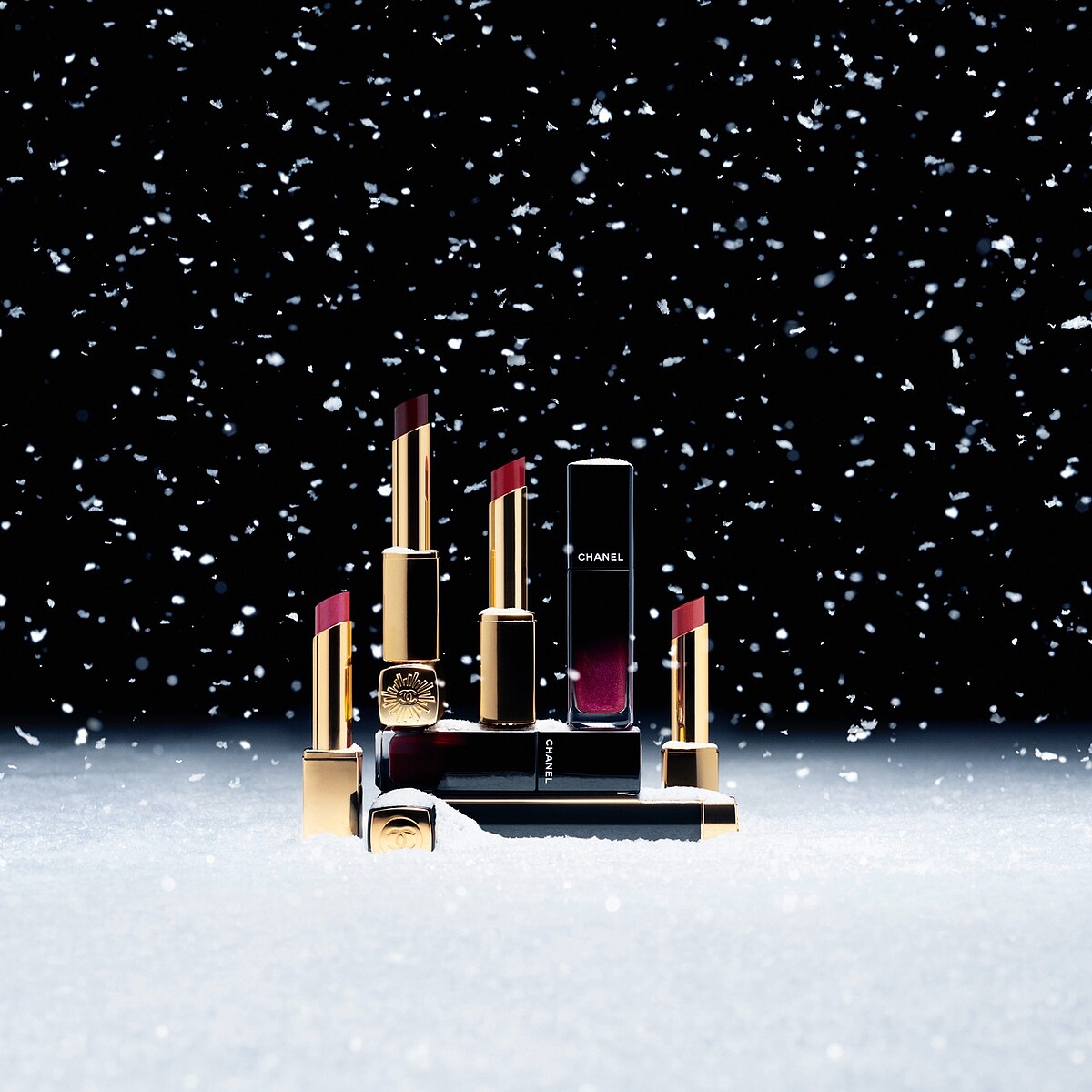 香奈兒超炫耀釉光唇萃(共2色)，NT1,590